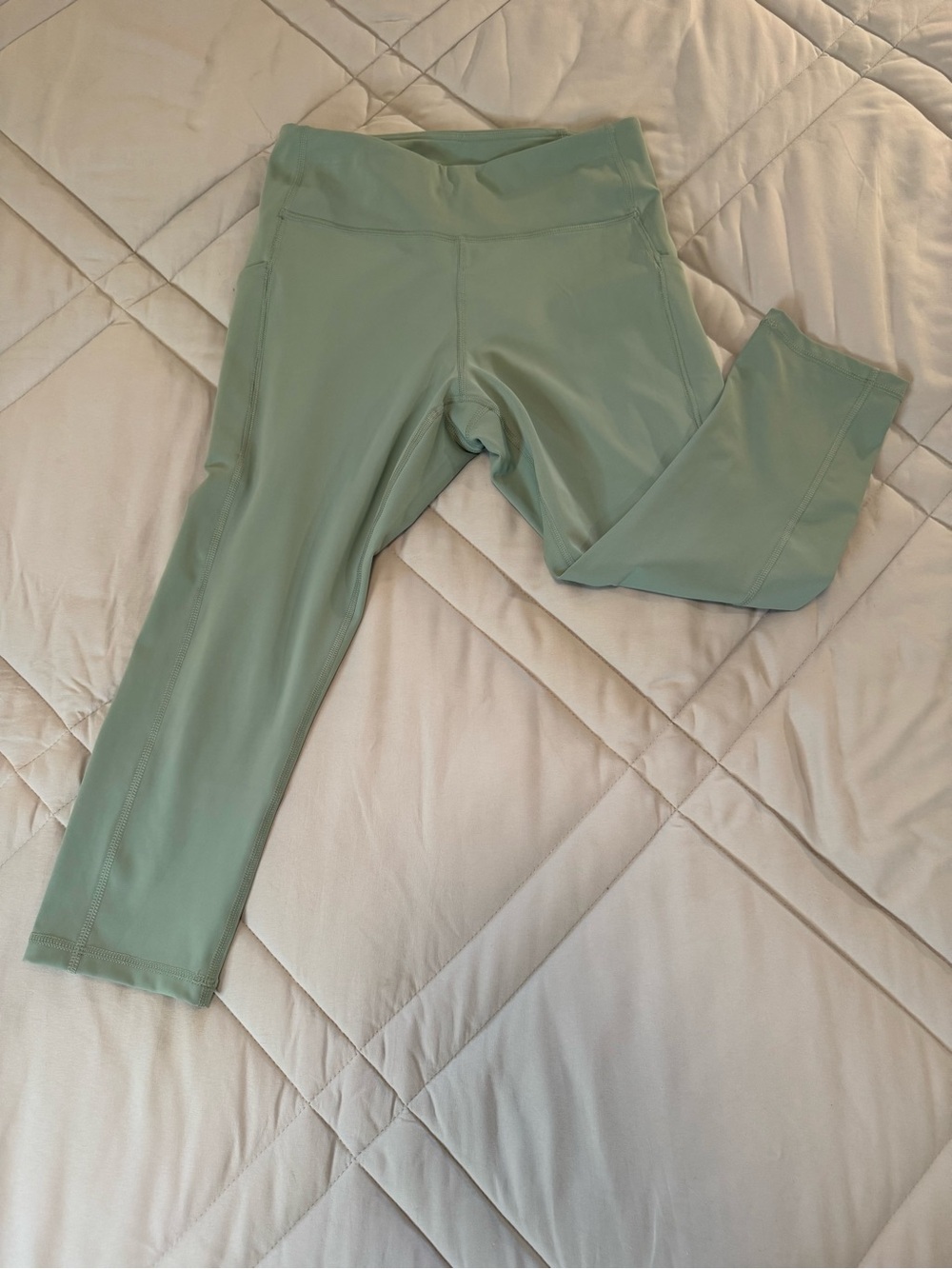 Women’s Tek Gear Sage Green Capri Length Leggings L